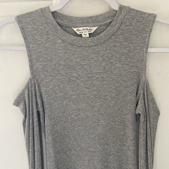Miss Selfridge Cold Shoulder Gray Ribbed Bodysuit. Size 6 - Picture 7 of 7